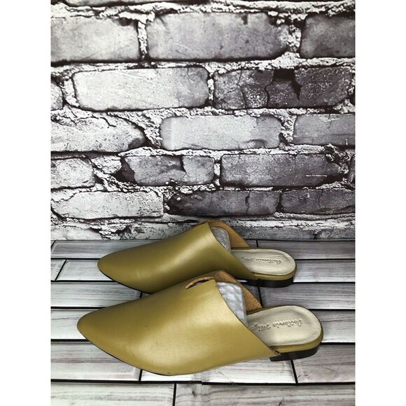 Antonio Miguel Mango Green Leather Center Cut Mules Flats Women Sz 5M US/35EU - Picture 16 of 16